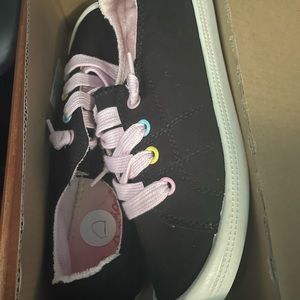 Size 3 girls brand new, never worn,